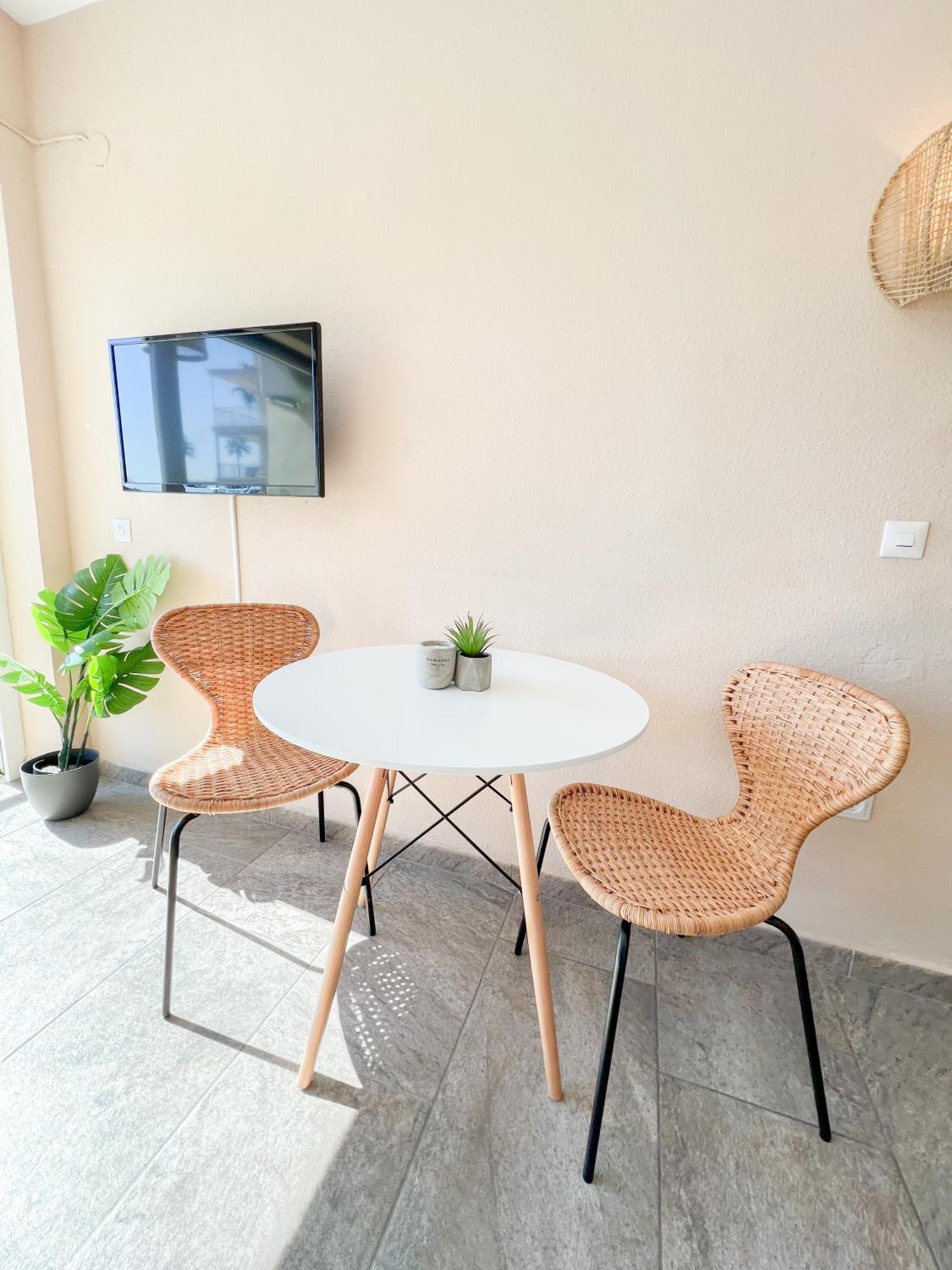 Cozy & Sunny Carihuela Park Apartman Torremolinos Kültér fotó