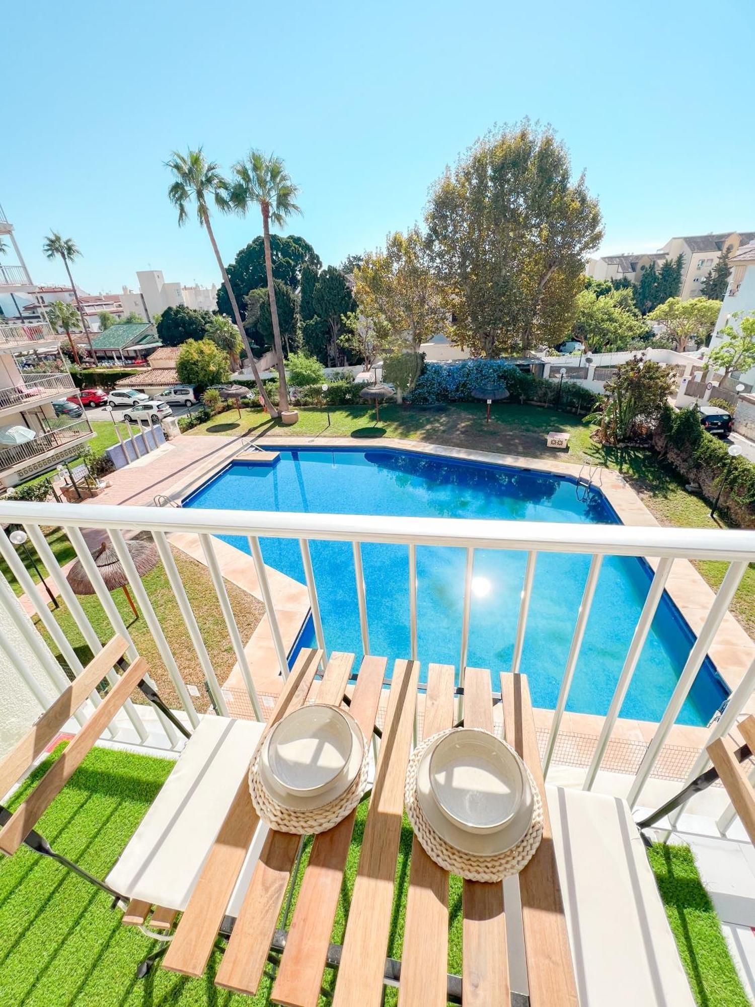 Cozy & Sunny Carihuela Park Apartman Torremolinos Kültér fotó