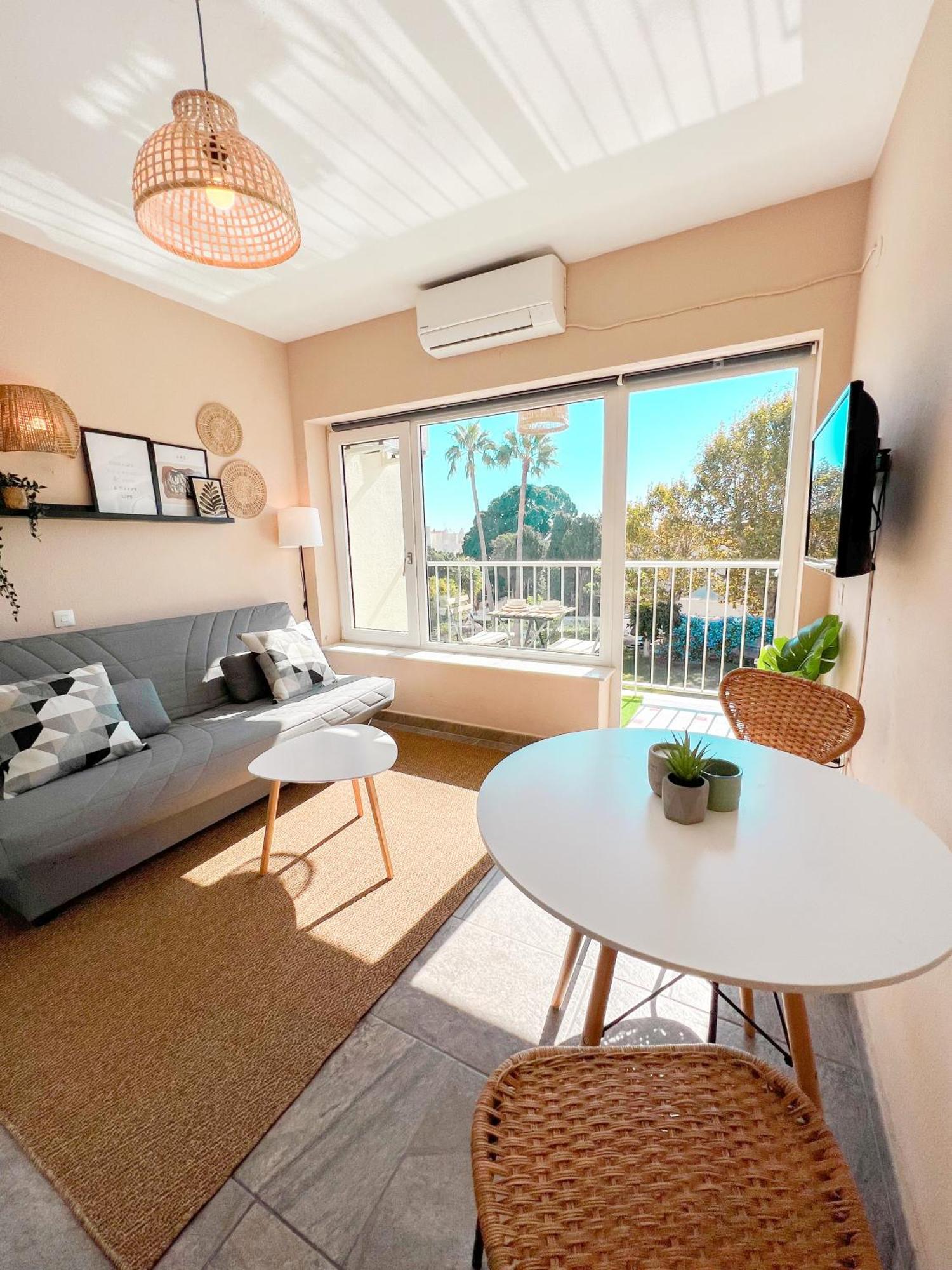 Cozy & Sunny Carihuela Park Apartman Torremolinos Kültér fotó